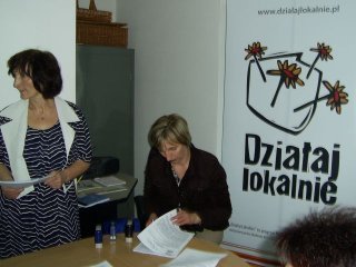 XV Konkurs Grantowy "Działaj Lokalnie V". Podpisanie umów grantowych ze zwycięzcami 12 maja 2006 r. 