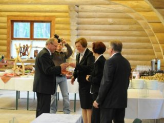 "X lat Fundacji". 06 czerwca 2009 r. Uroczystość wręczenie podziękowań w Pawilonie przy Leśnym Ośrodku Edukacyjno-Szkoleniowym SOSNA w Biłgoraj