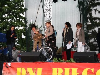 Piknik Organizacji Pozarządowych pod hasłem "10 lat Fundacji" Stadion OSiR w ramach Dni Biłgoraja. 06 czerwca 2009 r. 