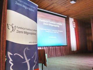 Fotorelacja z uroczystości wręczenia stypendiów 5/10/2016r. w auli LO im. ONZ