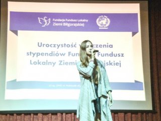 Fotorelacja z uroczystości wręczenia stypendiów 5/10/2016r. w auli LO im. ONZ