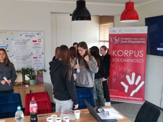 Młodzi Wolontariusze podążają za literami „ABC Wolontariatu”